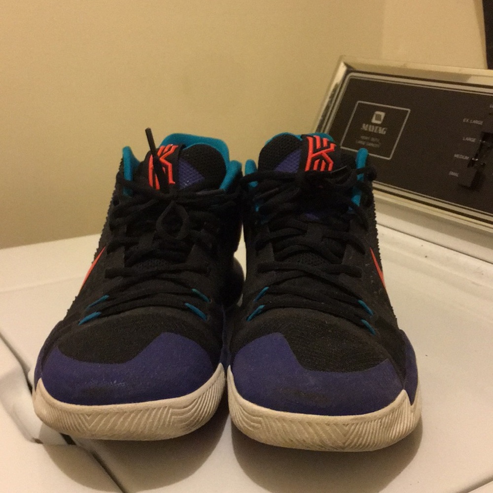 tribute to kobe basketball shoes with box